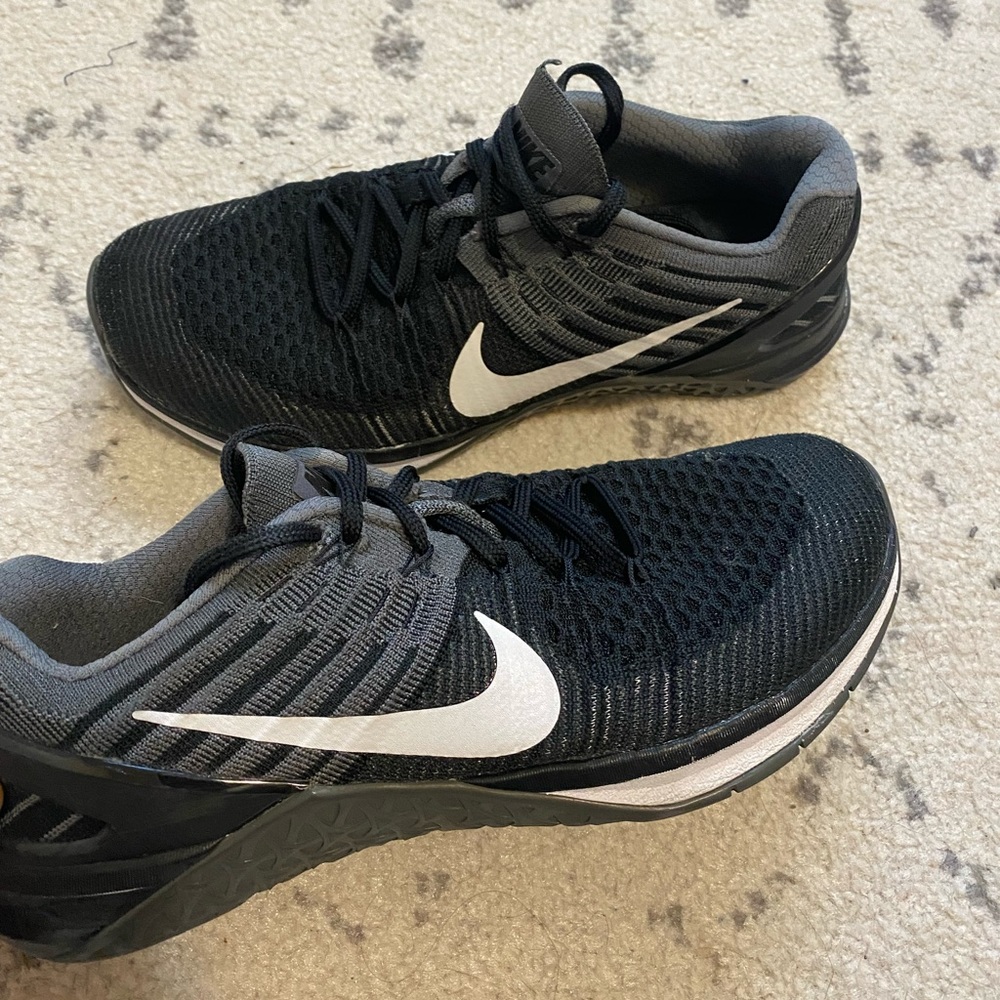 Nike Metcon 4 Black/Grey Size 8.5